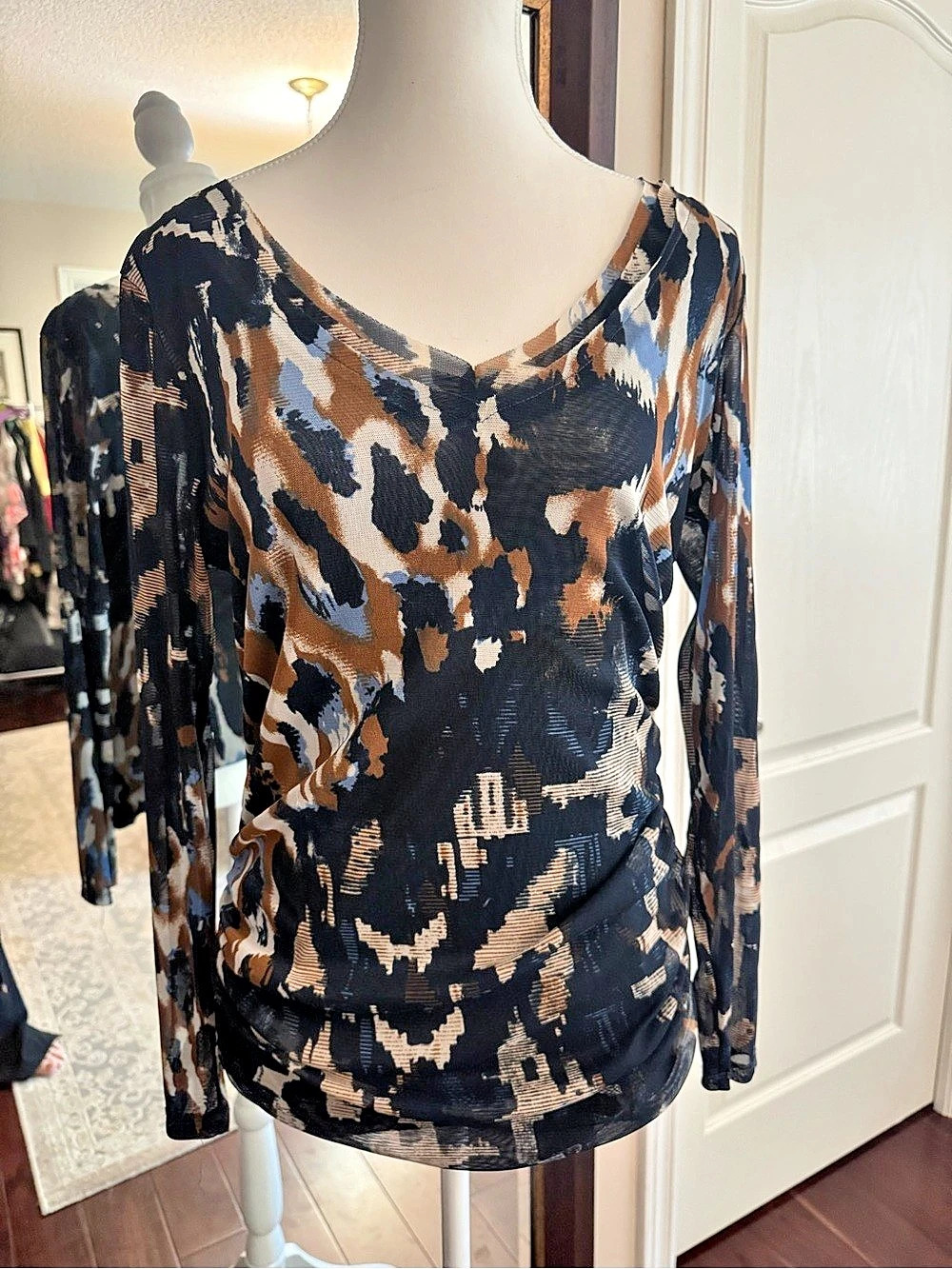 Cleo Petites Animal Print Long Sleeve Top in Black & Brown Size Small Like New
